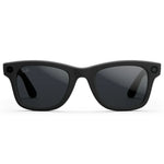 Primer plano frontal de las gafas de sol inteligentes Ray-Ban Meta Wayfarer (Gen 2) con montura negra mate y lentes oscuras polarizadas. - Kmaron Digital