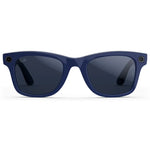 Primer plano frontal de las gafas de sol inteligentes Ray-Ban Meta Wayfarer (Gen 2) con montura azul cósmico y lentes oscuras. - Kmaron Digital